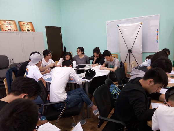 AV研究所
2014级本科第一党支部主题党日_副本.jpg